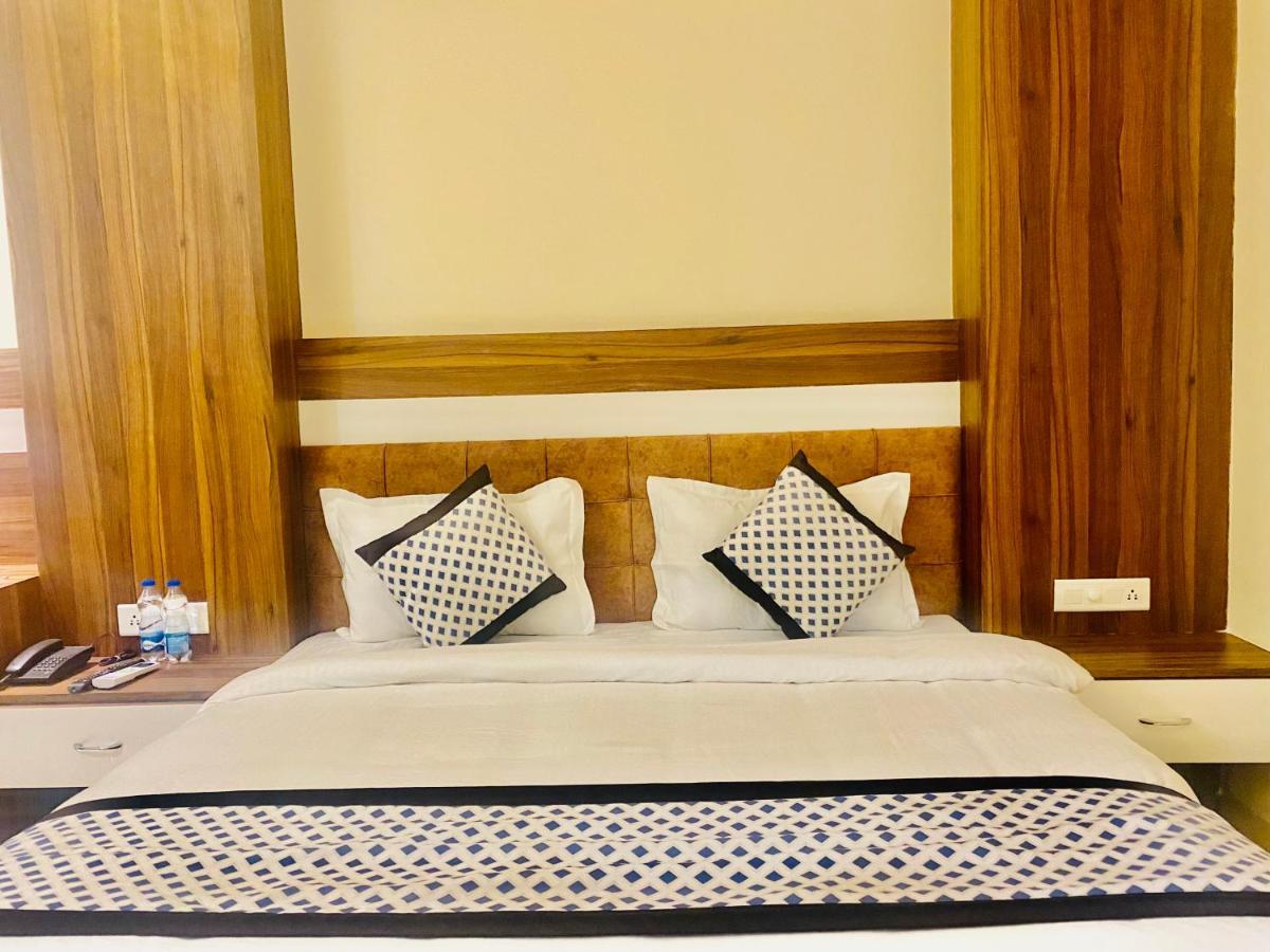 Stay Near Golden Temple By An Hotels Amritsar Exterior photo